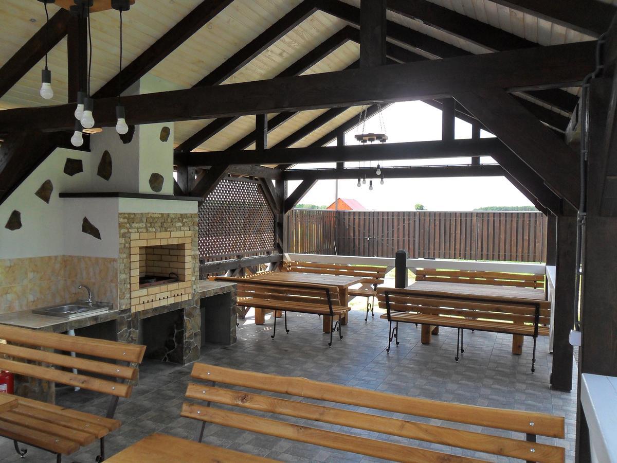 Ostrivky Hotel Svityaz' Ngoại thất bức ảnh