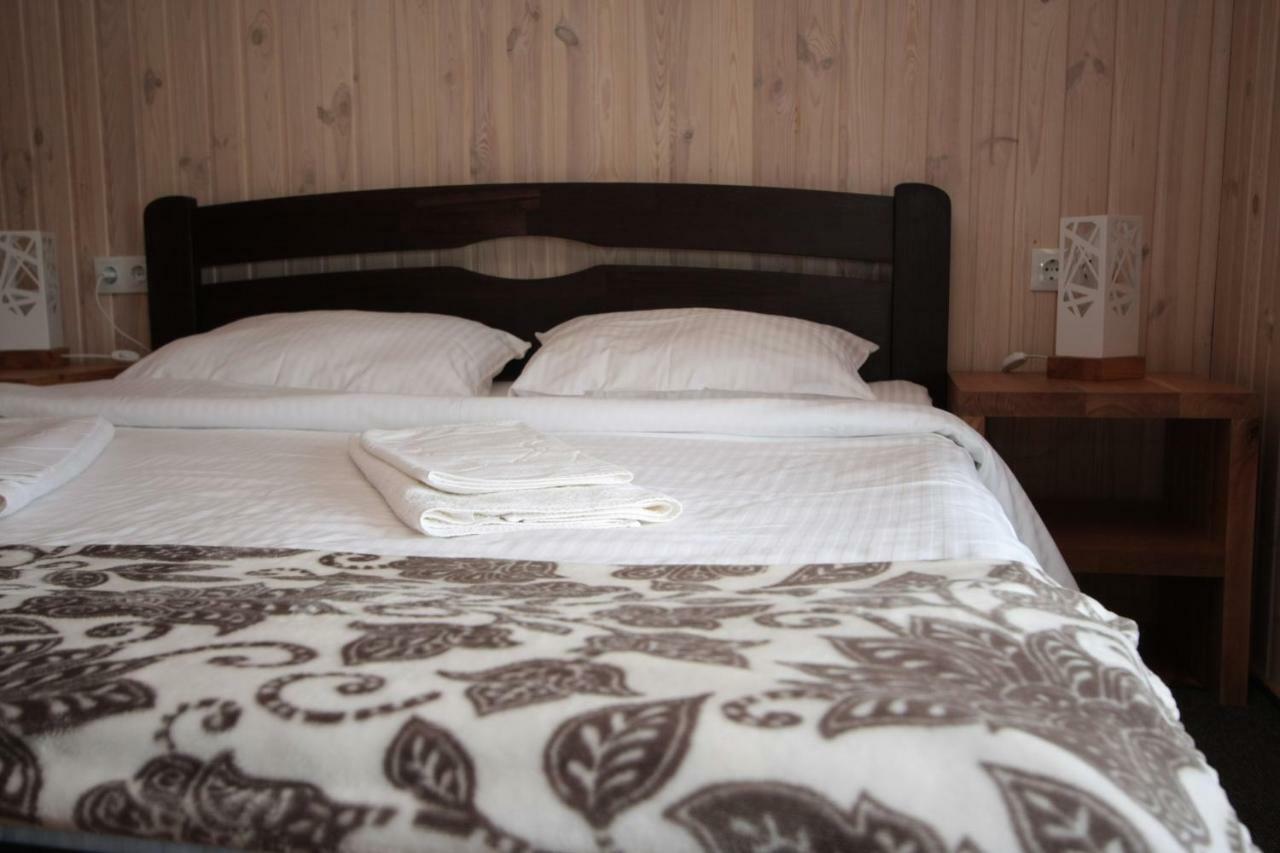Ostrivky Hotel Svityaz' Ngoại thất bức ảnh