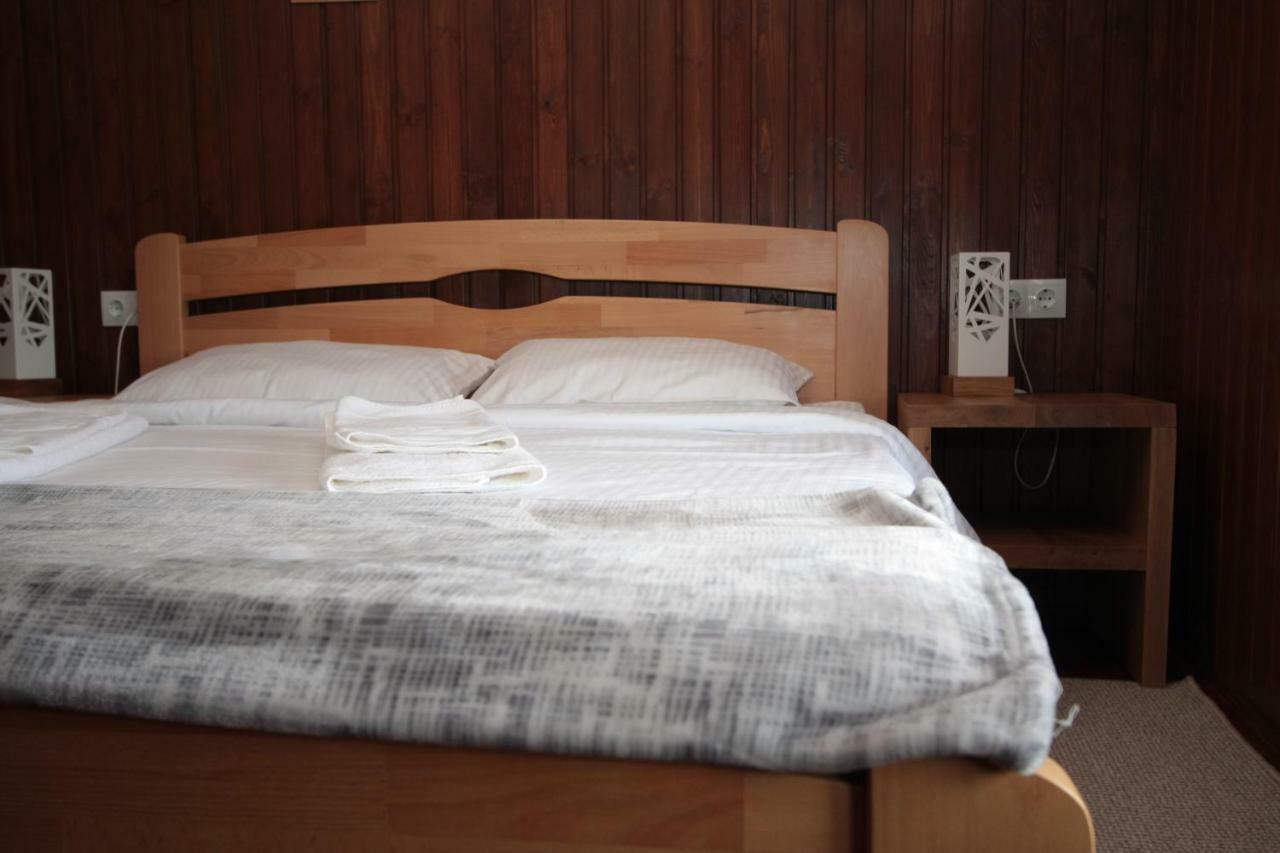 Ostrivky Hotel Svityaz' Ngoại thất bức ảnh